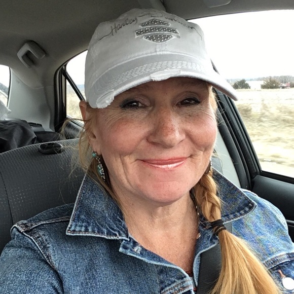 Meet your Posher, Mischelle - Picture 1 of 1